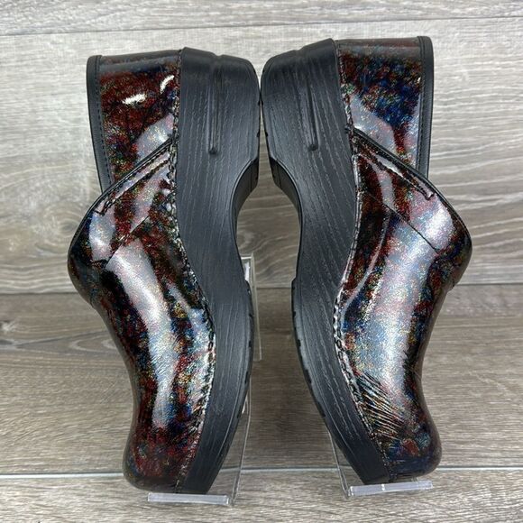 Dansko Professional Multi Scribbled Patent Leather Women’s Sz 8.5-9/EU 39 Clogs - Picture 9 of 10